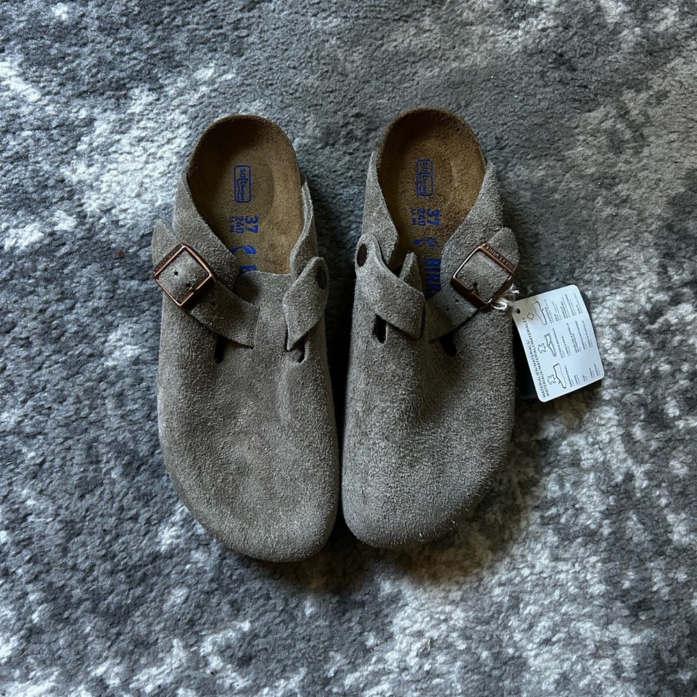 NWT Boston Clogs Soft Footbed Suede